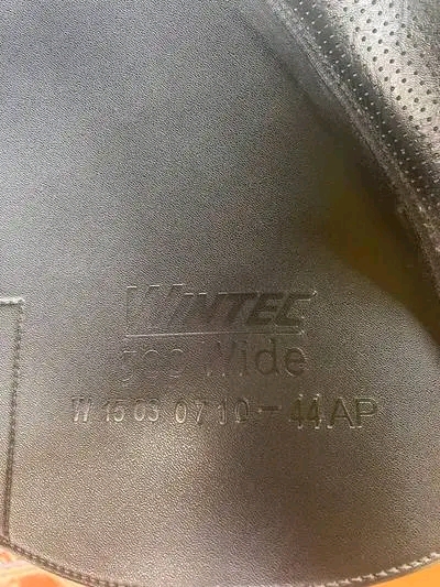 Sell Wintec Wide 500 17.5 inch saddle