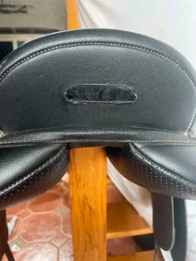 Sell Wintec Wide 500 17.5 inch saddle
