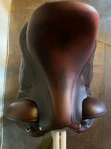  Antares dressage saddle, Tempo