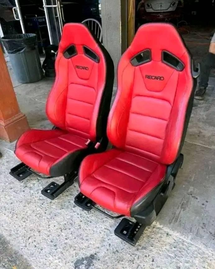 S550 Red Recaro 